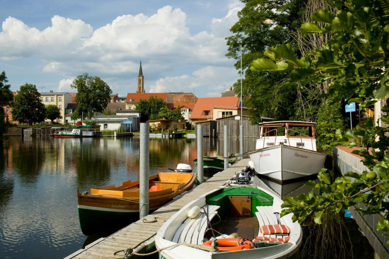 Kulturgasthof Alte Reederei Aparthotel Fürstenberg-Havel Exteriör bild